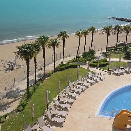 Sandy Bay 4*