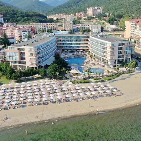 Sandy Bay Hotel 4*