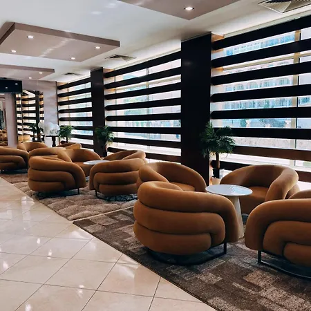 Sandy Bay מלון 4*