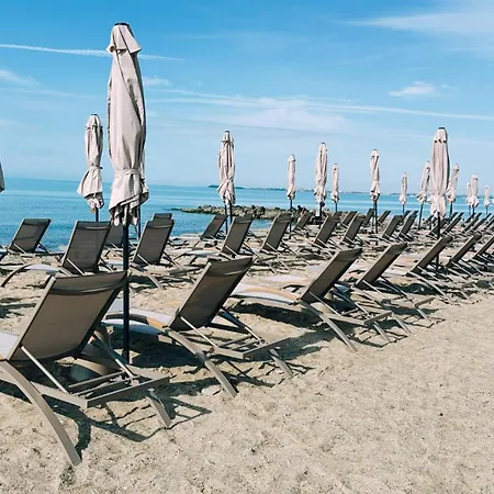 Sandy Bay 4*